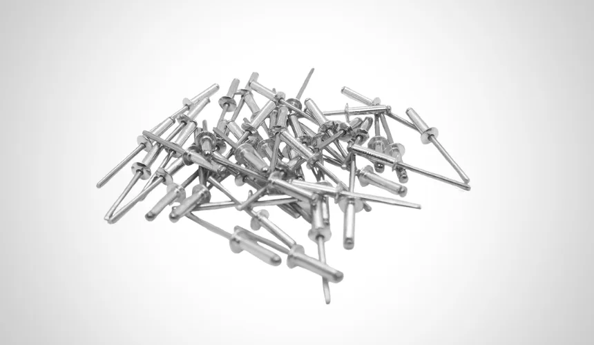 Aluminium and steel blind rivets in a range of diameters and lengths